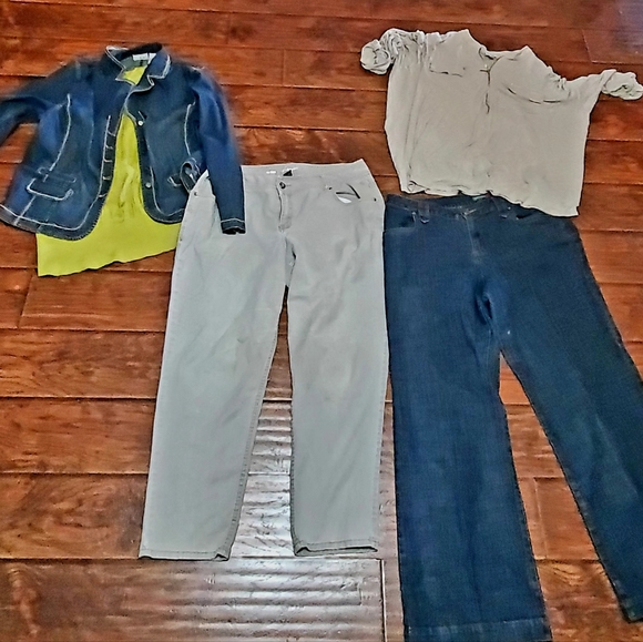 Women's Clothing Lot Plus Size 3X 18/26/28 Name BRAND TRENDY Items- JEANS, TOPS - Picture 1 of 12